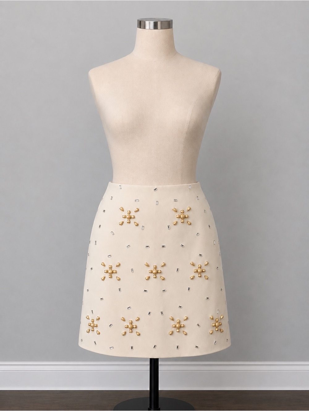 Skirt h&m embellished skirt size 10